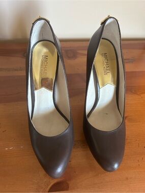 MICHAEL Michael Kors Dark Brown Leather Pointed-Toe Pumps